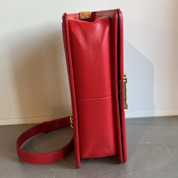 Chanel Boy Red Medium Quilted Leather Flap Bag - Picture 4 of 15